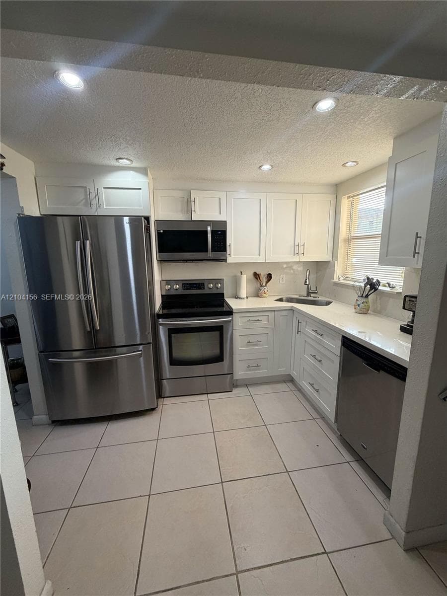 8880 Sunrise Lakes Blvd # 101, Sunrise FL 33322