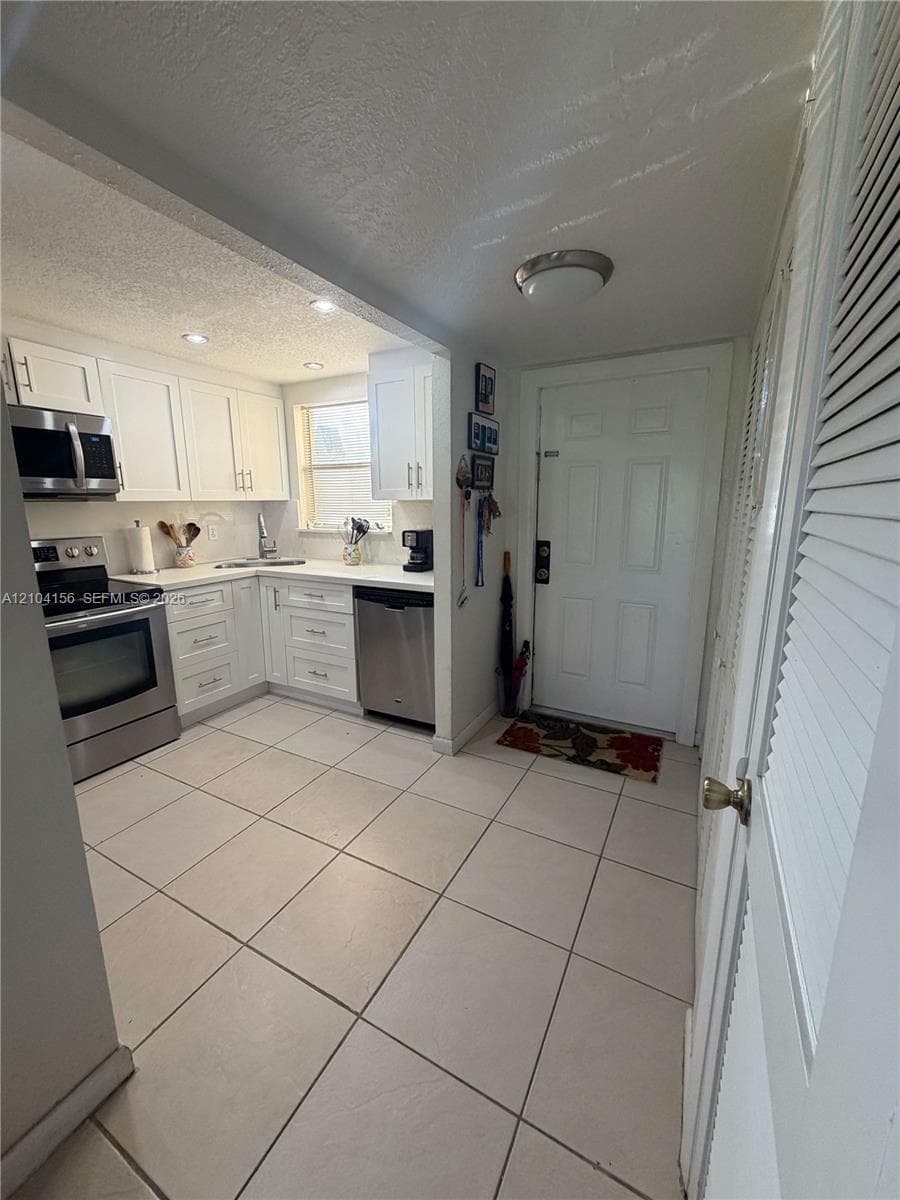 8880 Sunrise Lakes Blvd # 101, Sunrise FL 33322