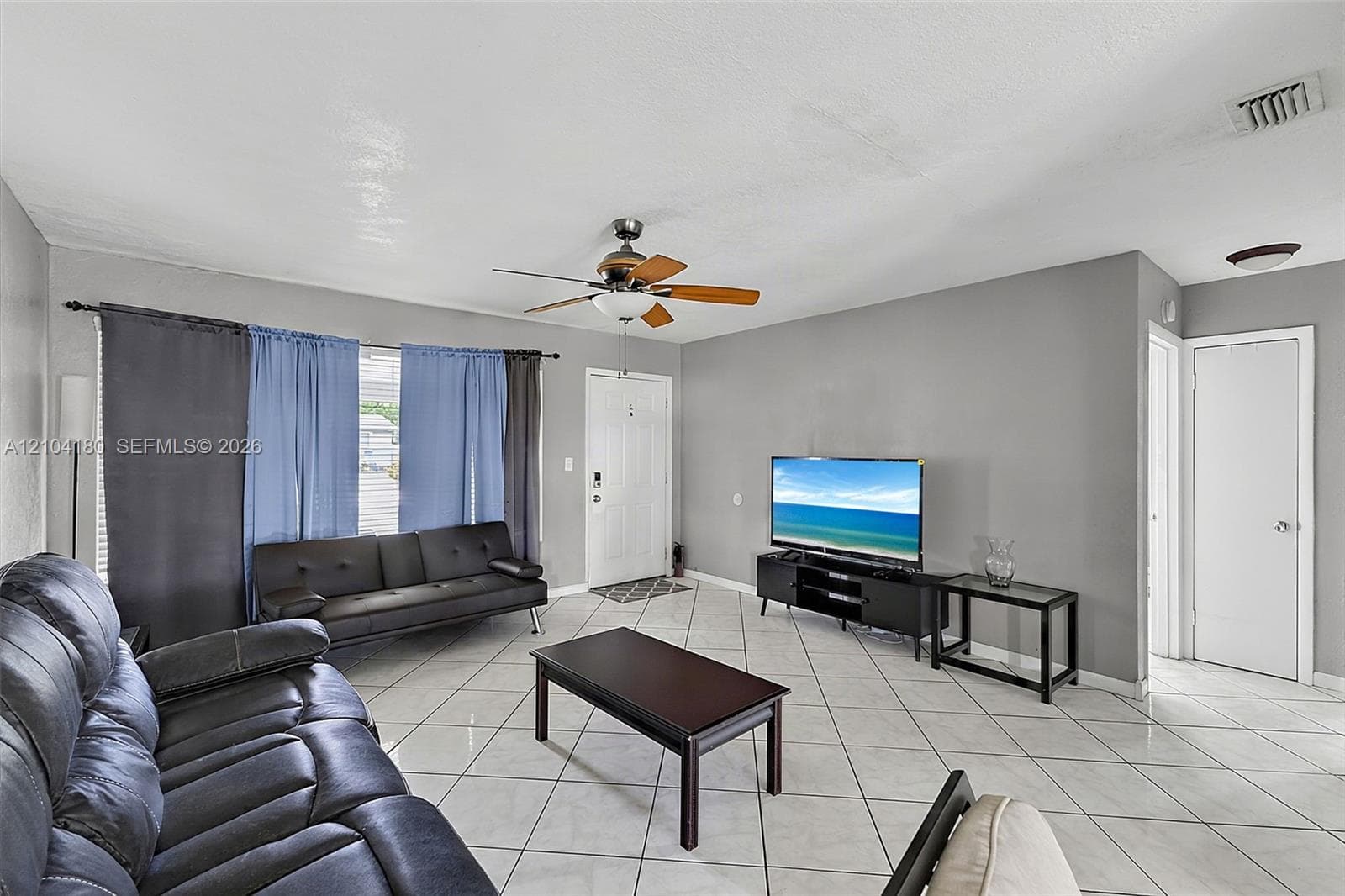 2440 Largo Dr, Miramar FL 33023