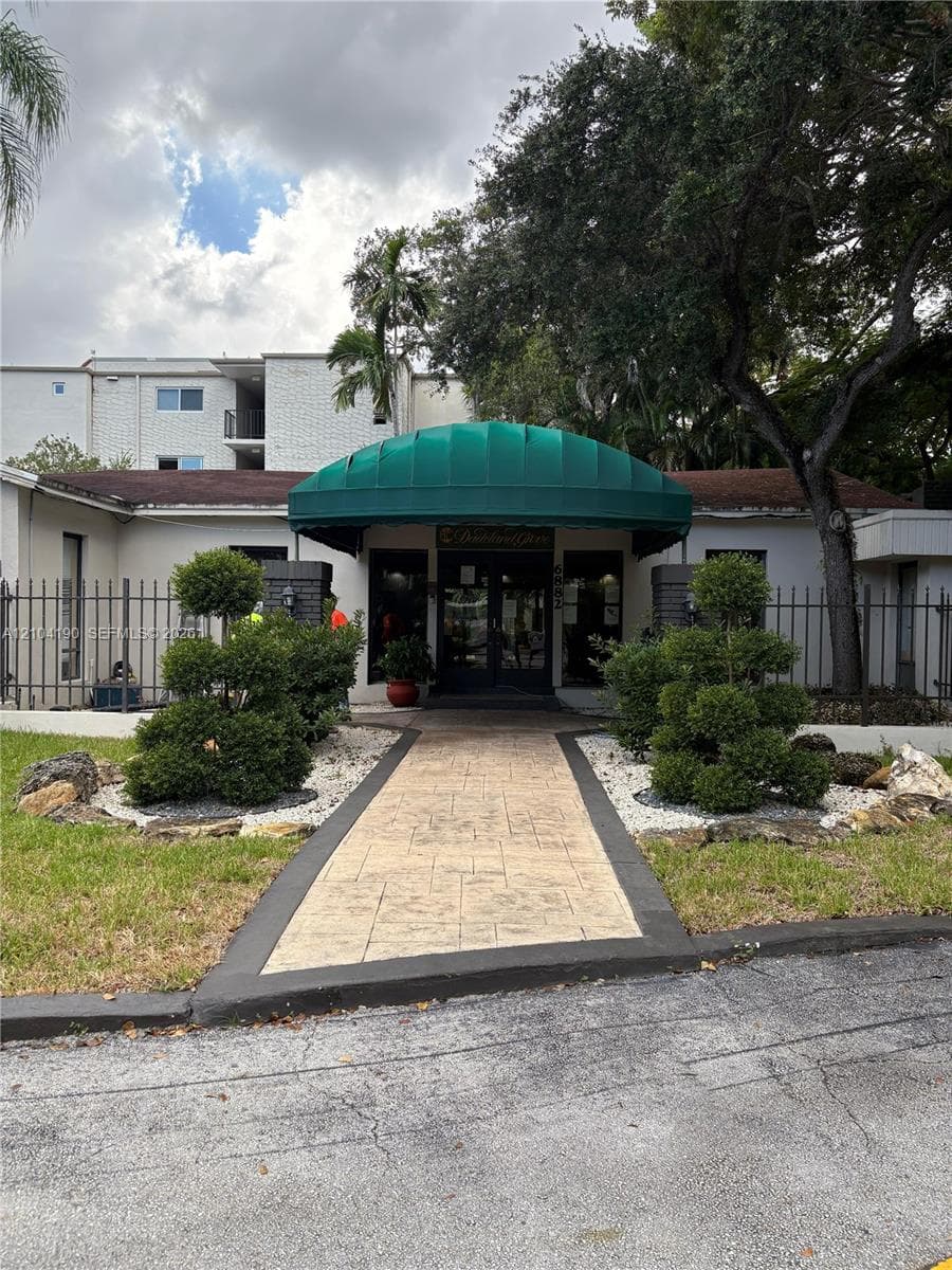 6900 N Kendall Dr # A102, Pinecrest FL 33156