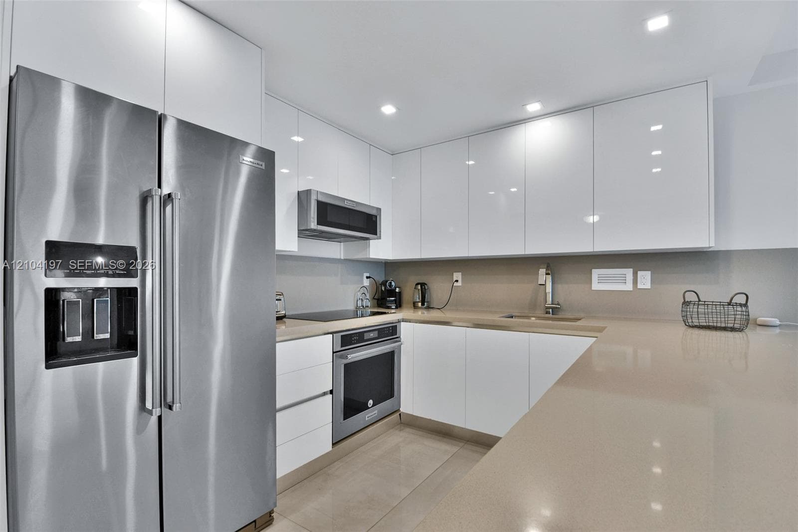 2301 Collins Ave # 303, Miami Beach FL 33139