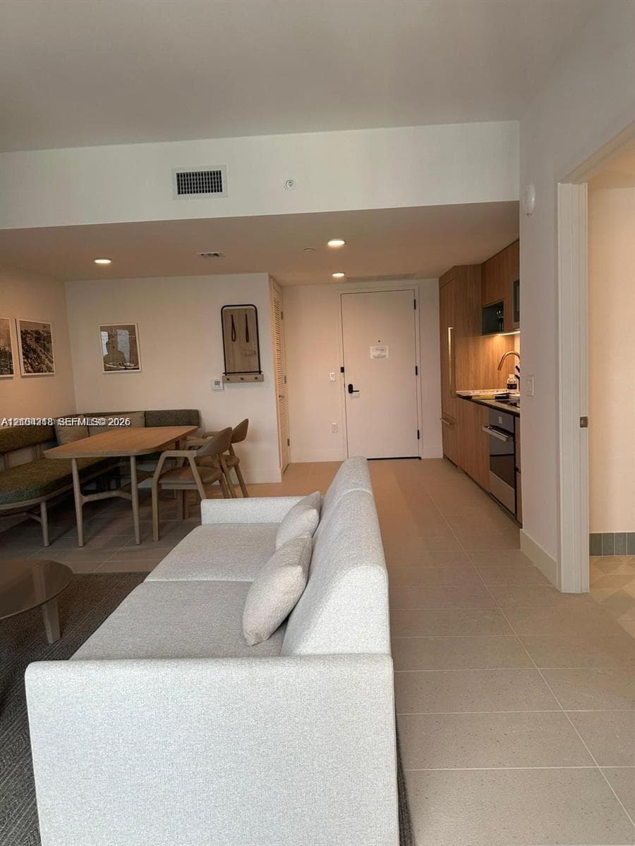 159 NE 6th St # 3513, Miami FL 33132