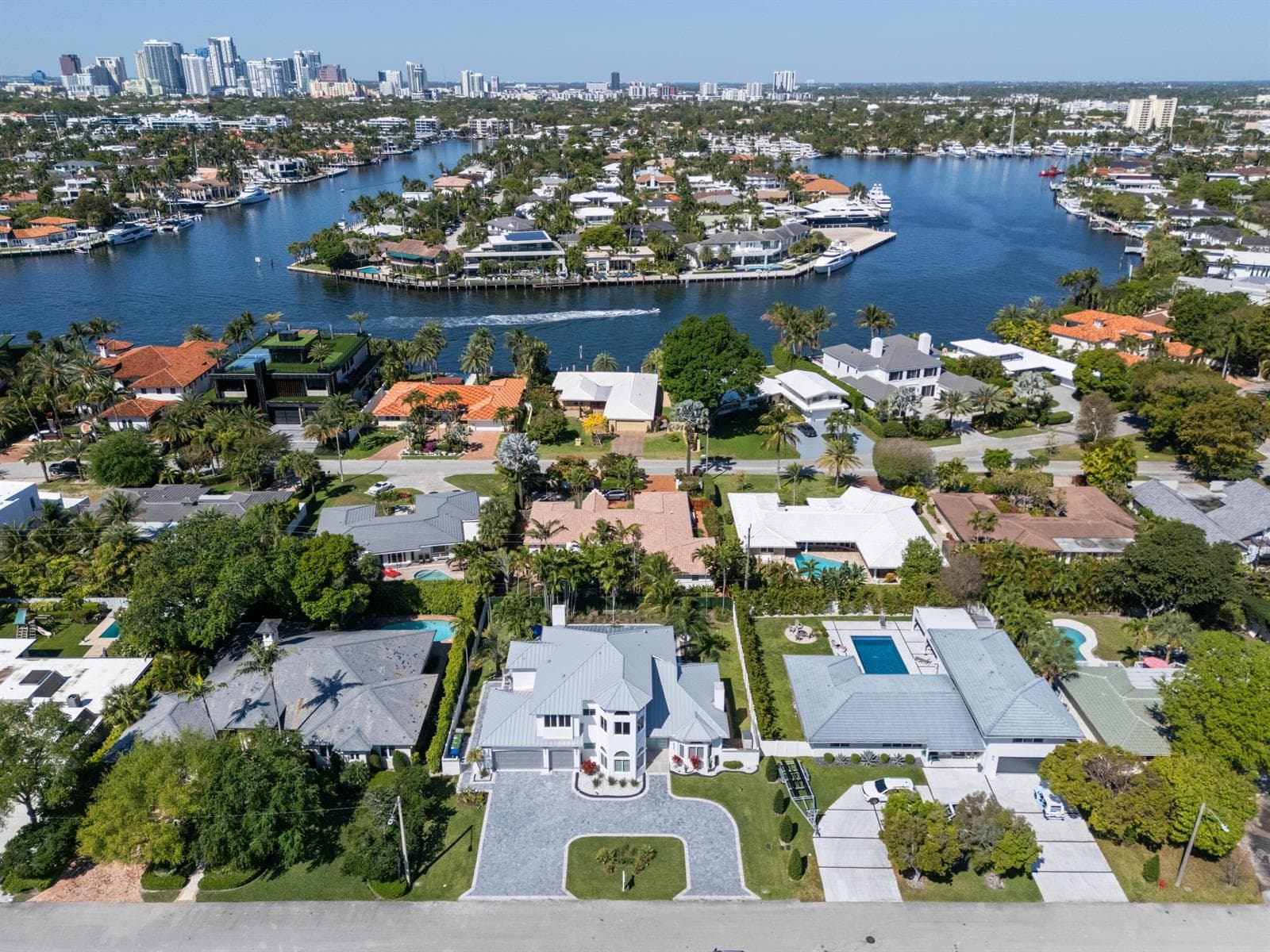 607 INTRACOASTAL Drive, Fort Lauderdale FL 33304
