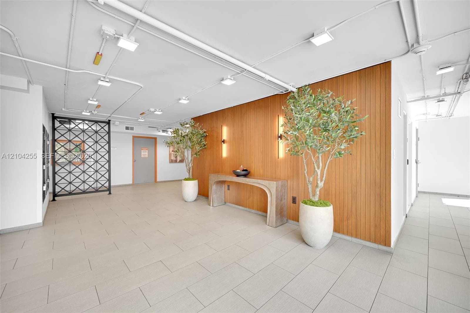 2075 NE 164th St # 510, North Miami Beach FL 33162