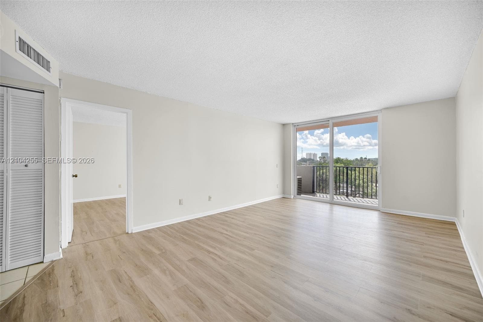 2075 NE 164th St # 510, North Miami Beach FL 33162