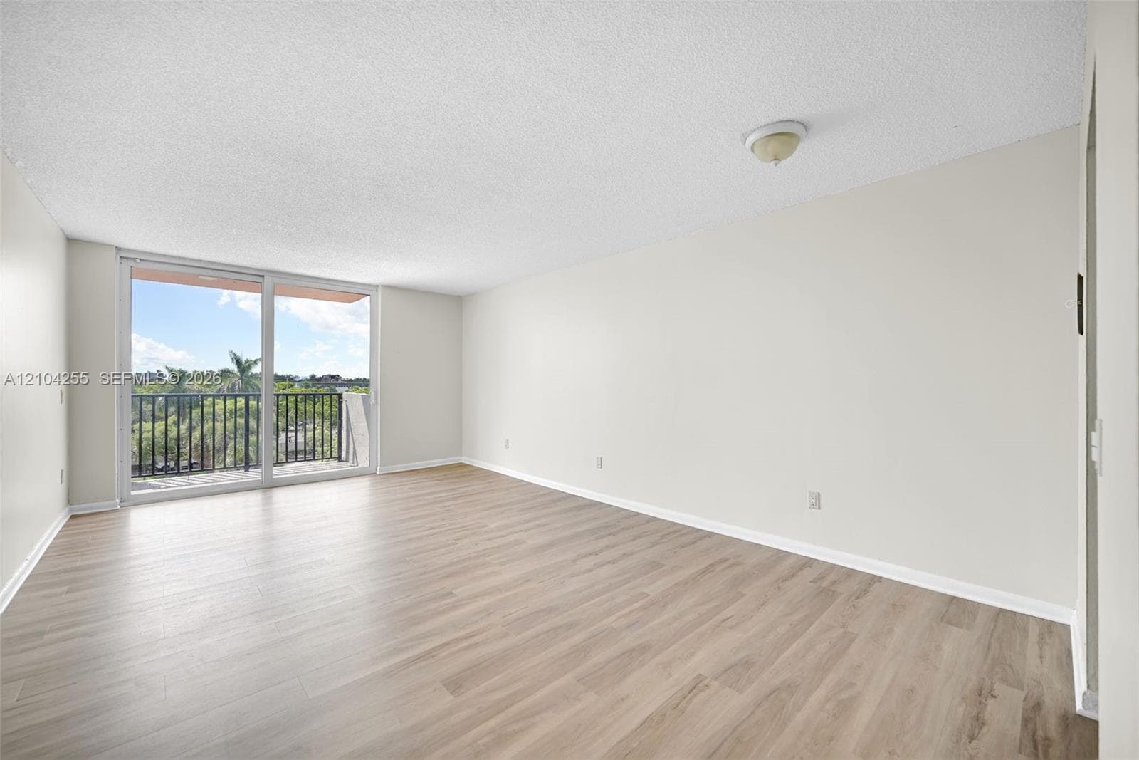 2075 NE 164th St # 510, North Miami Beach FL 33162