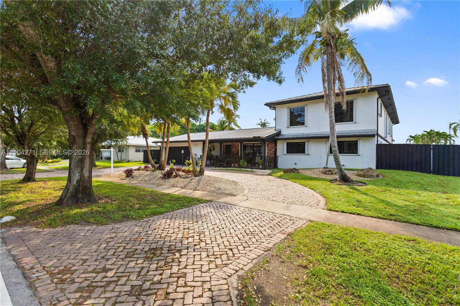 1121 SW 75th Ave, Plantation FL 33317