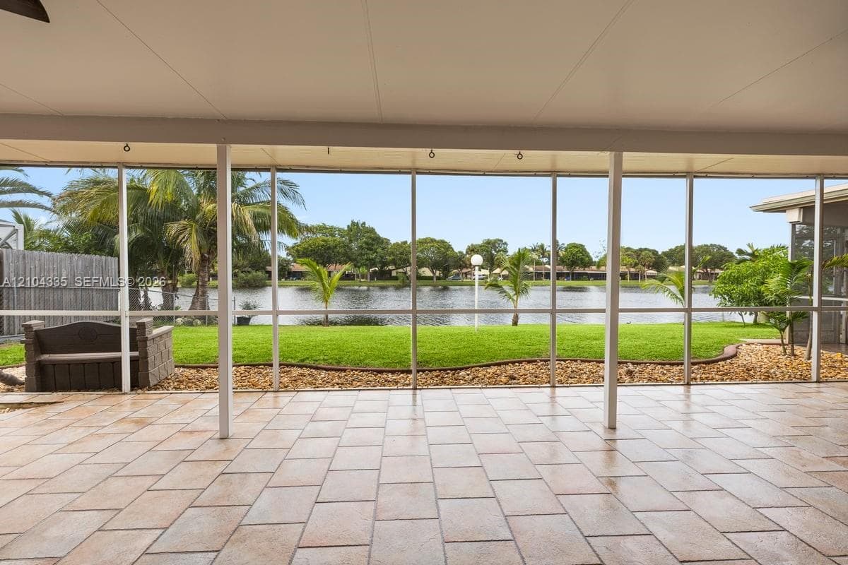 11031 NW 22nd St, Pembroke Pines FL 33026
