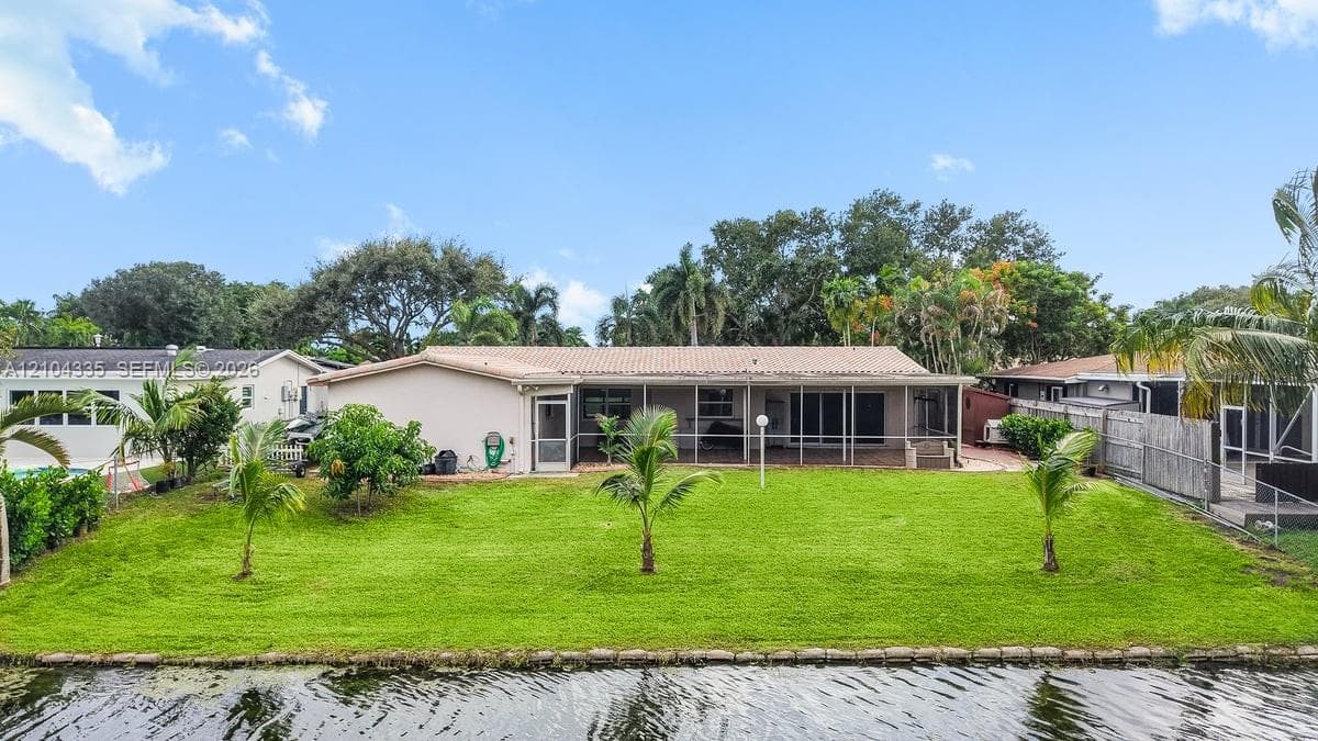 11031 NW 22nd St, Pembroke Pines FL 33026
