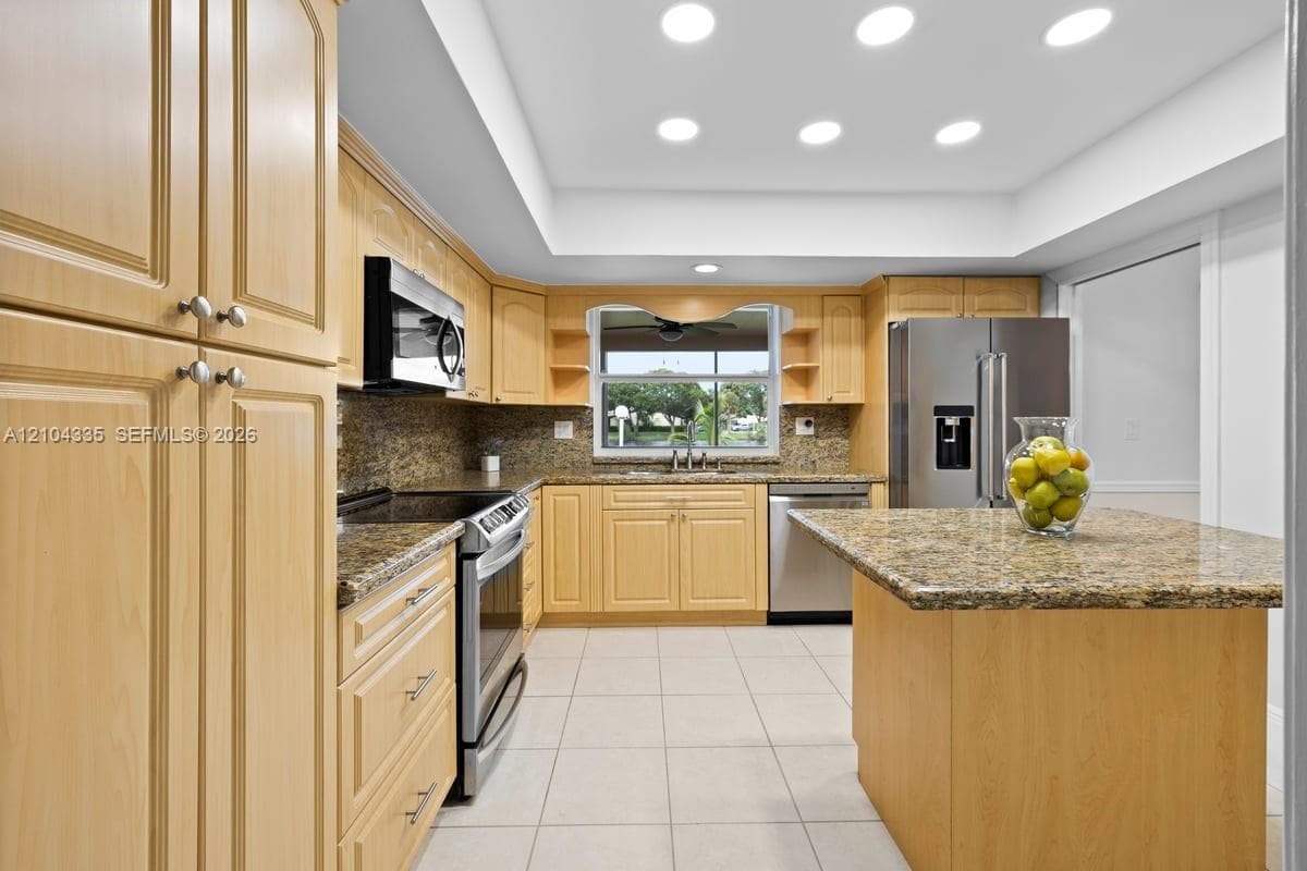 11031 NW 22nd St, Pembroke Pines FL 33026