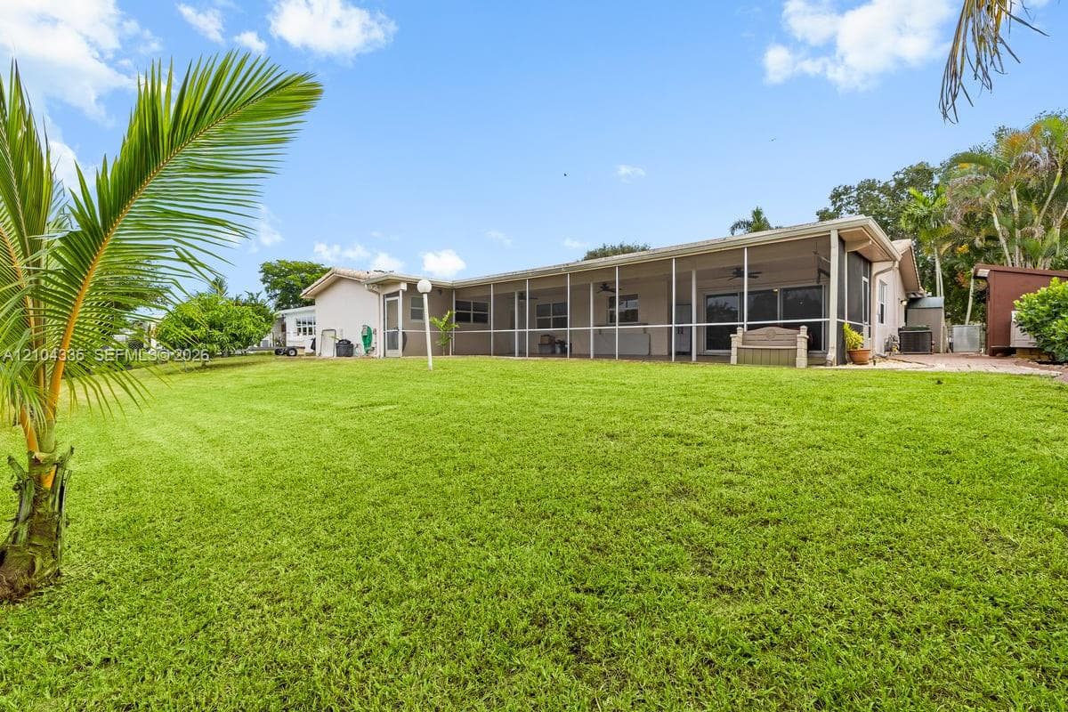 11031 NW 22nd St, Pembroke Pines FL 33026