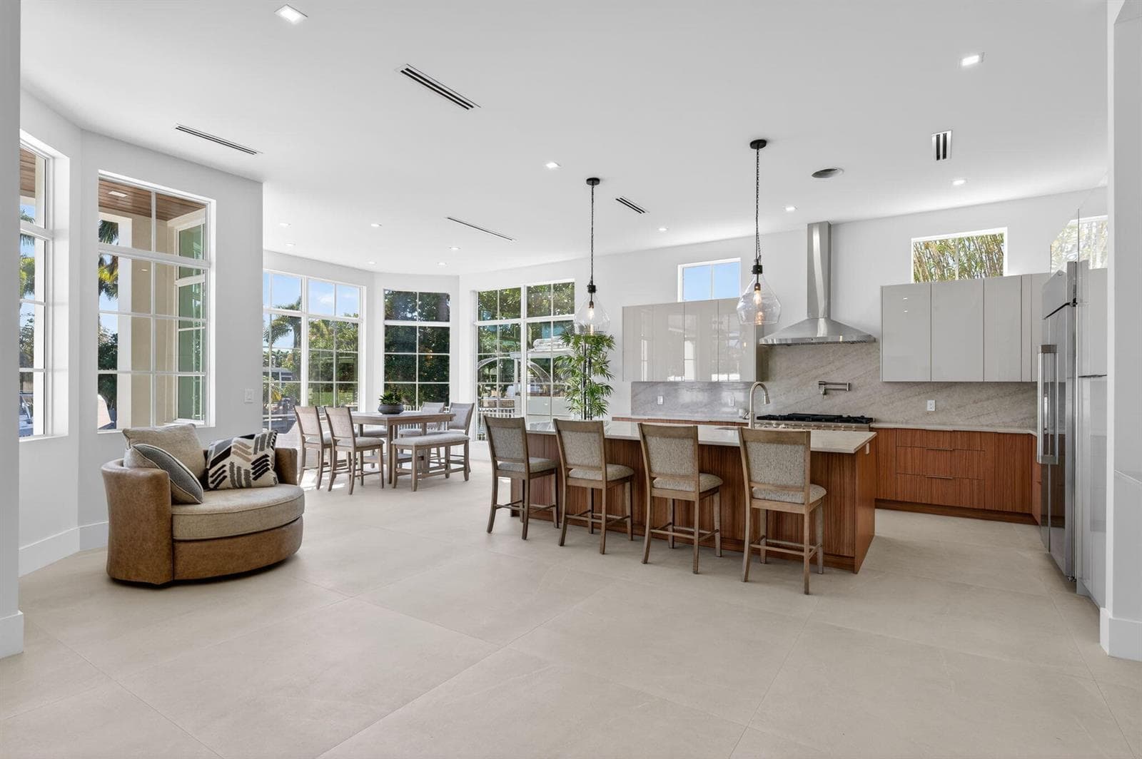 310 SE 9TH Court, Pompano Beach FL 33060