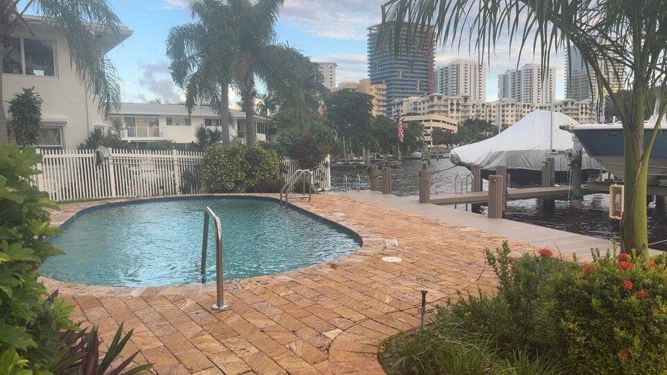 3208 SE 12th Street # 301, Pompano Beach FL 33062