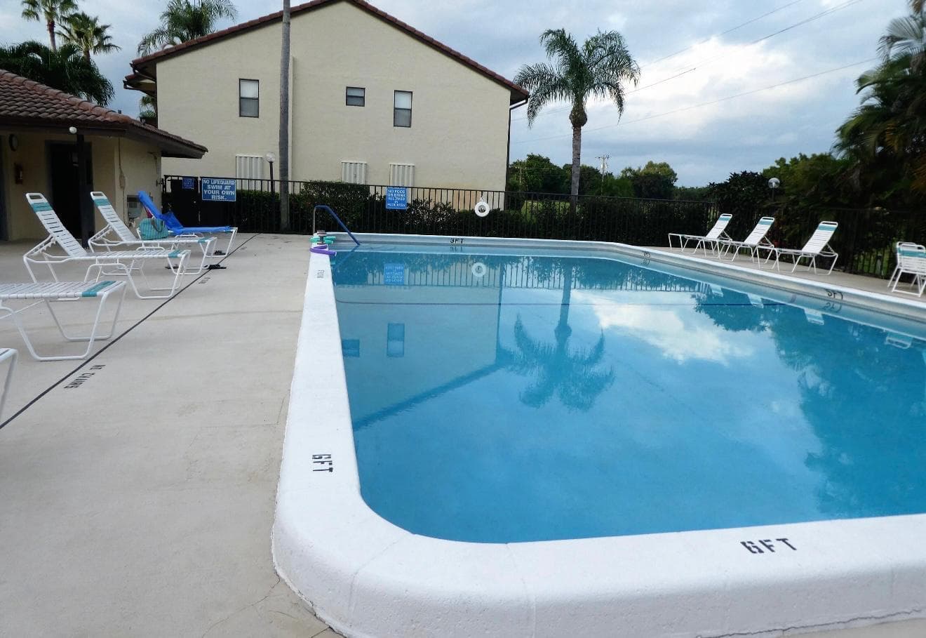 7069 Golf Colony Court # 102, Lake Worth FL 33467