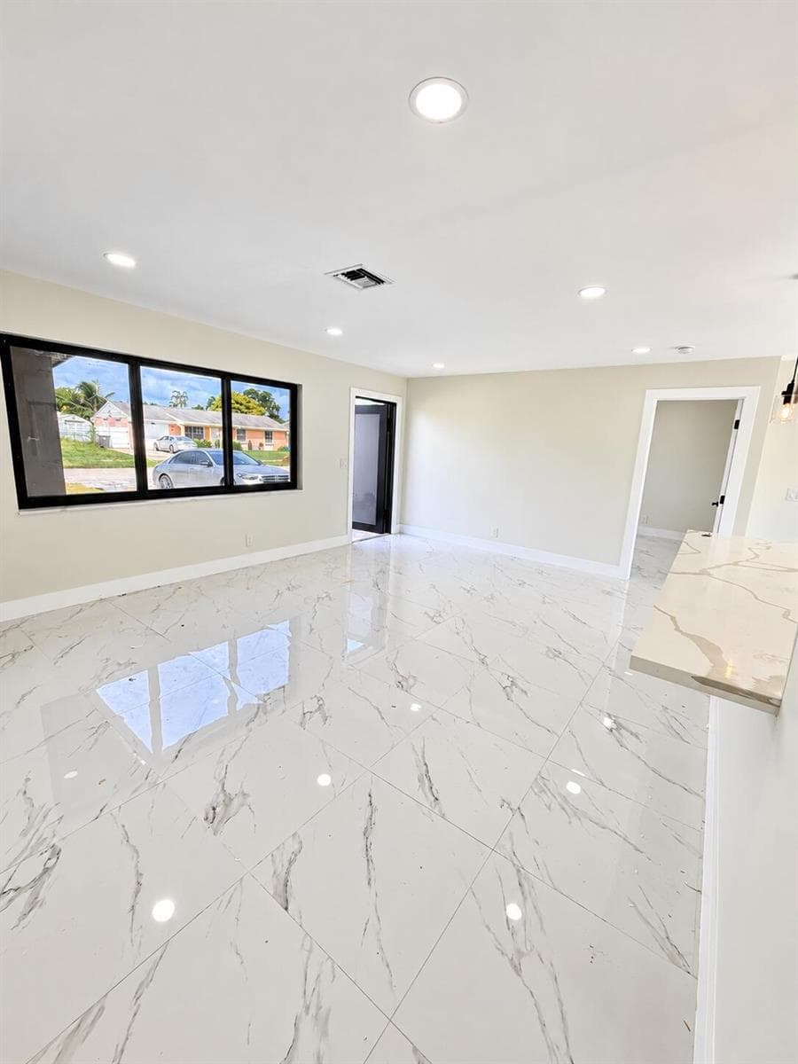 4922 ROYAL S, West Palm Beach FL 33415