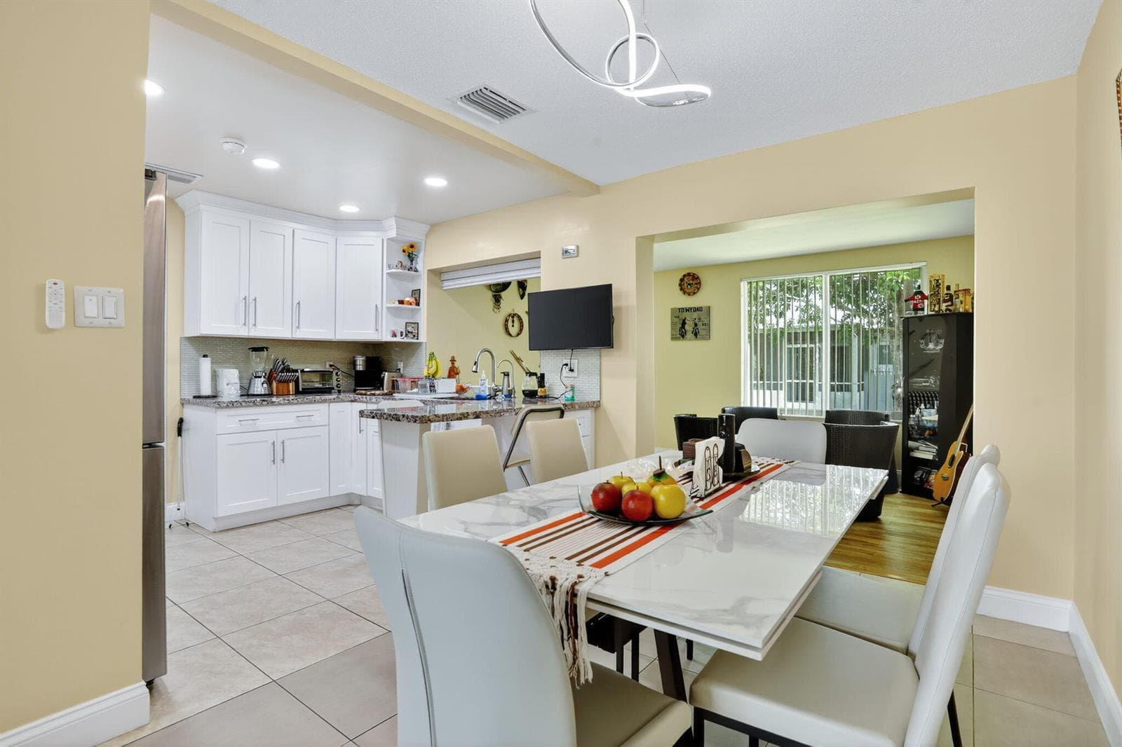 6945 NW 14th Street, Margate FL 33063
