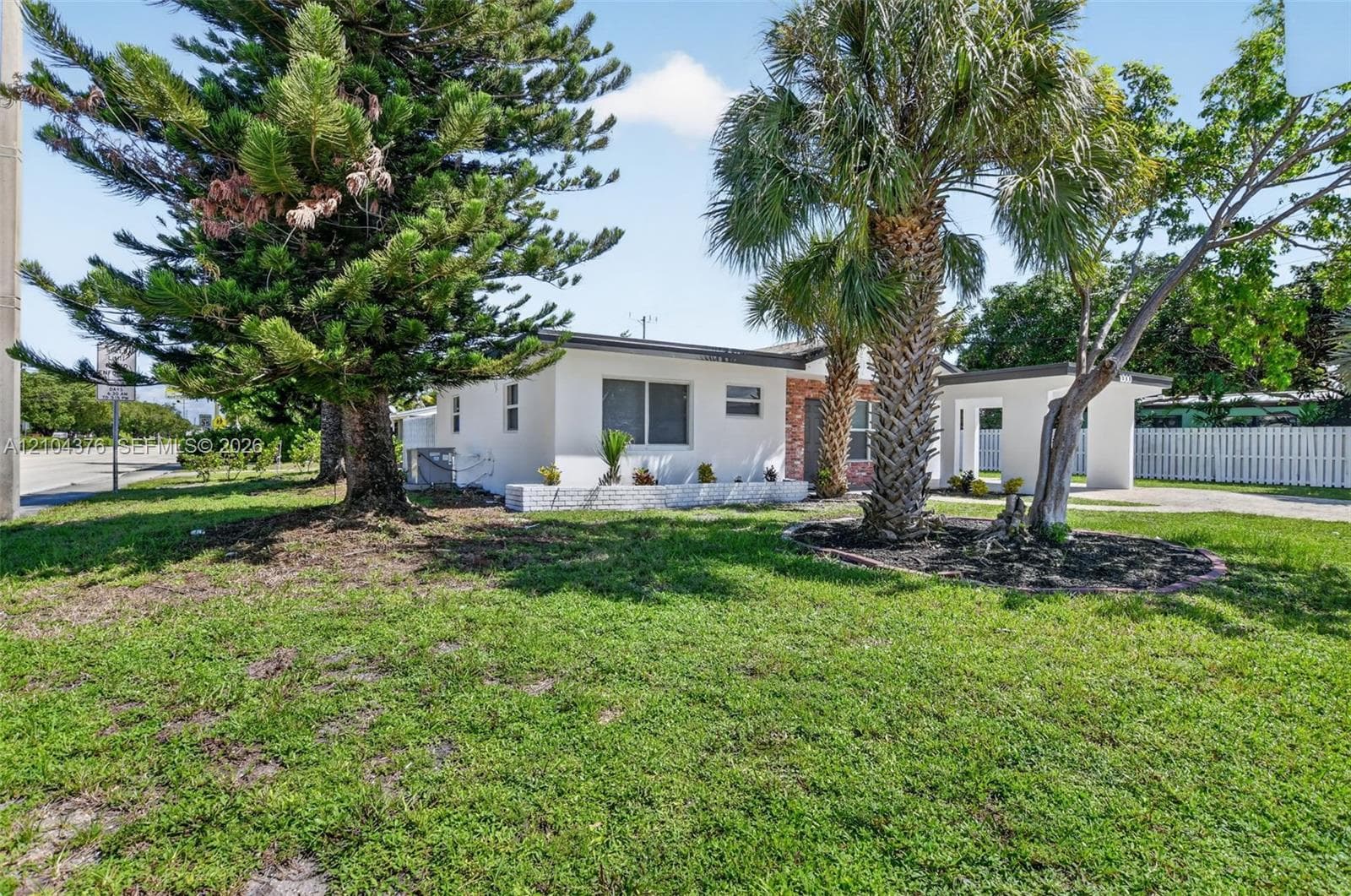 1000 SE 2nd Ave, Deerfield Beach FL 33441