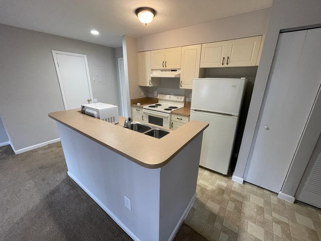 4783 Via Palm Lakes # 104, West Palm Beach FL 33417
