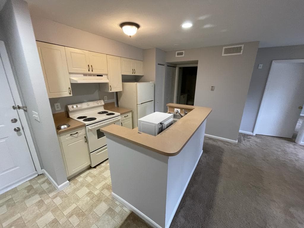 4783 Via Palm Lakes # 104, West Palm Beach FL 33417