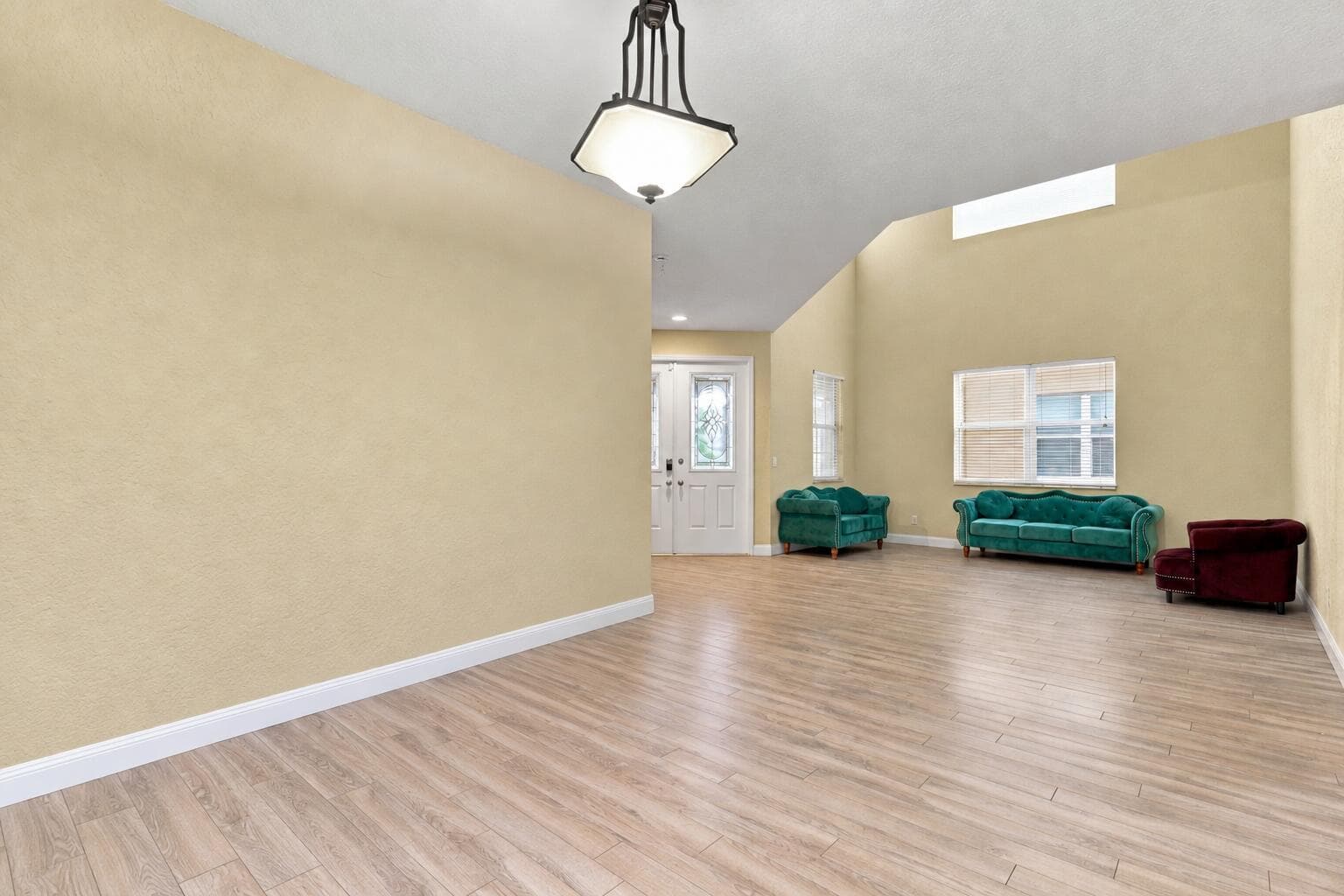 1086 NW LEONARDO Circle, Port St. Lucie FL 34986