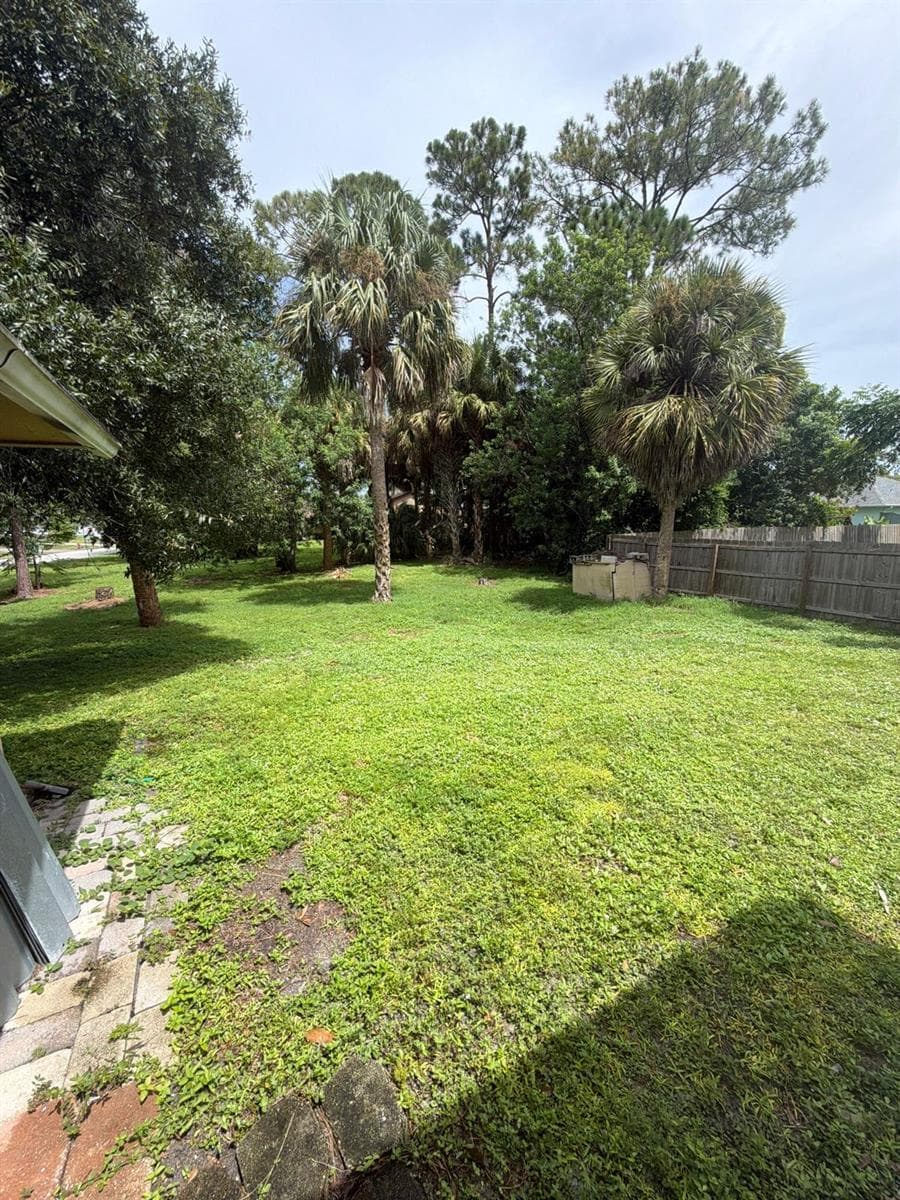 1157 SW Dalton Avenue, Port St. Lucie FL 34953