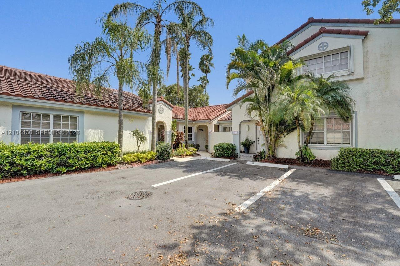 1446 Springside Dr, Weston FL 33326