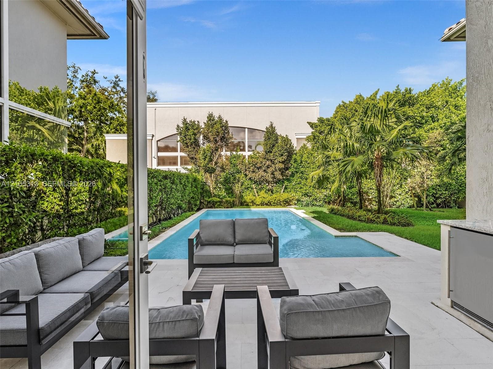 3539 Forest View Cir, Dania Beach FL 33312