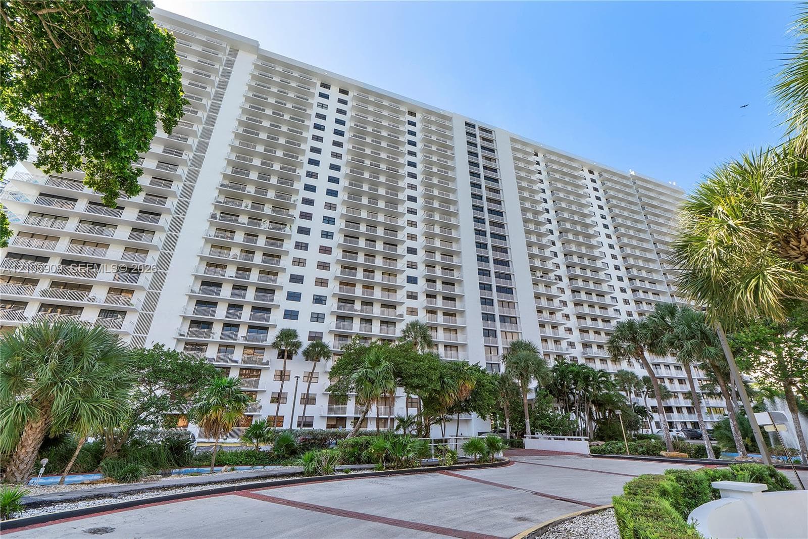 210 174th St # 1610, Sunny Isles Beach FL 33160
