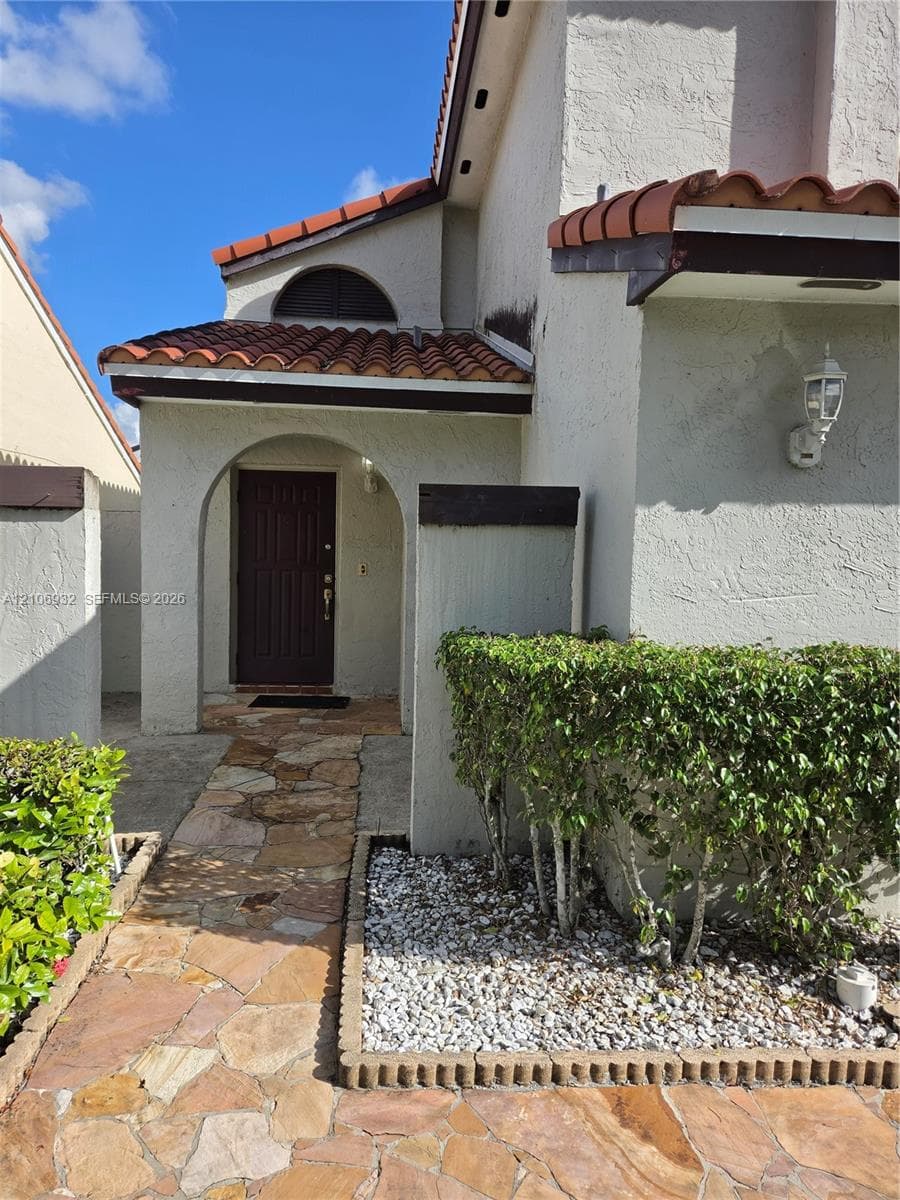 6328 NW 181st Ter, Hialeah FL 33015