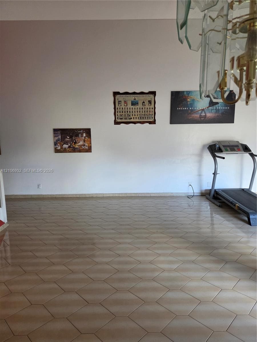 6328 NW 181st Ter, Hialeah FL 33015